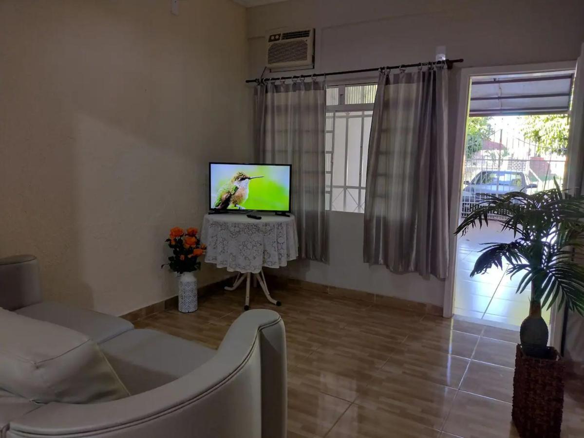 フォス・ド・イグアスCasa Dos Colibrisアパートメント エクステリア 写真